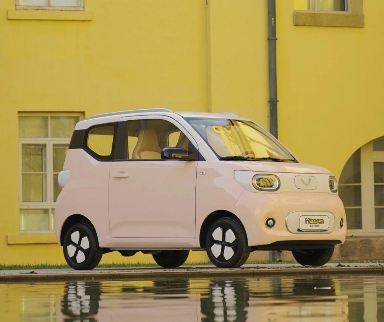 9.9万的五菱"跑车",掀了小米桌子,没打算给友商留活路!-新浪汽车