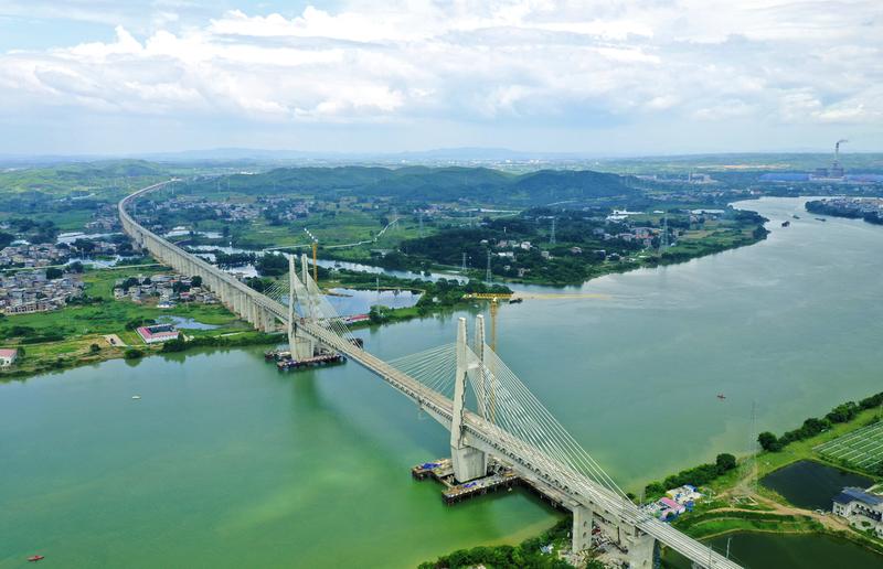 本报记者潘浩 摄重大项目是经济社会高质量发展的"加速器