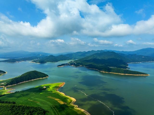 盛夏的松花湖风光