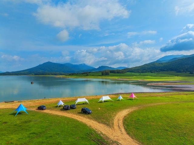 盛夏的松花湖风光