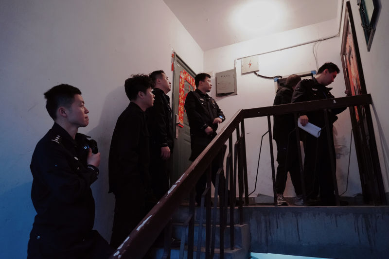 警方持捕嫌疑东说念主。上海警方供图