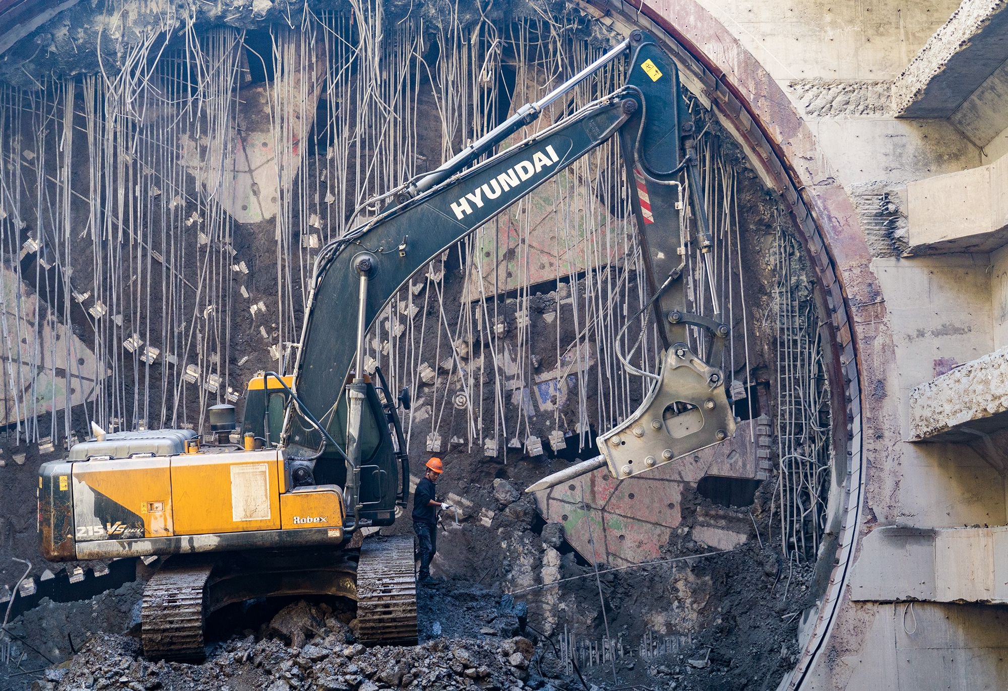 穿城而过·北横通道③|6层楼高的盾构机日月兼程向前推进