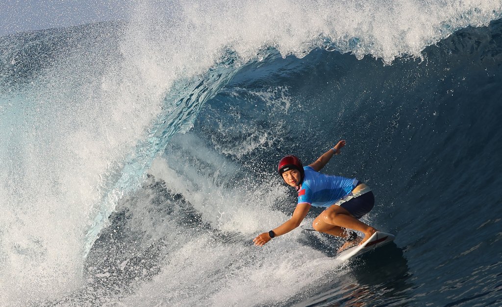 当地时间2024年8月1日,巴黎奥运会冲浪项目的中国选手杨思琪(图片来源