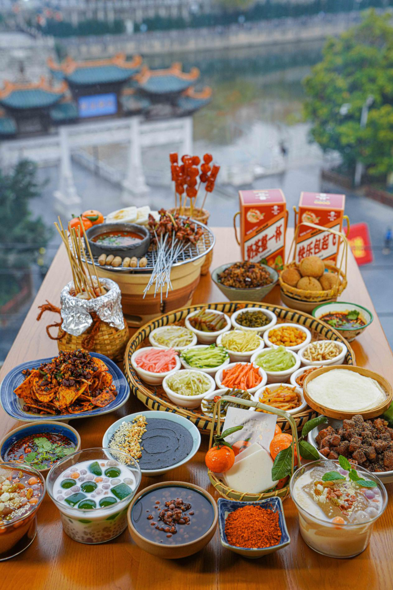 黔南虾酸牛肉,铜仁松桃卤鸭,黔西南贞丰糯米饭等,而这其中大部分美食