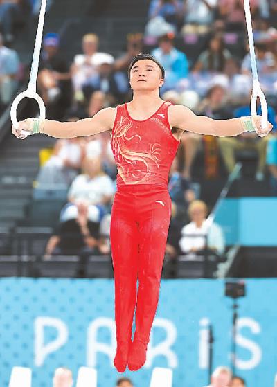 当地时间8月4日,中国队选手刘洋在巴黎奥运会体操男子吊环决赛中.