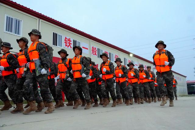 武警北京总队执勤第六支队某部严密组织防汛方案演练,全面检验部队