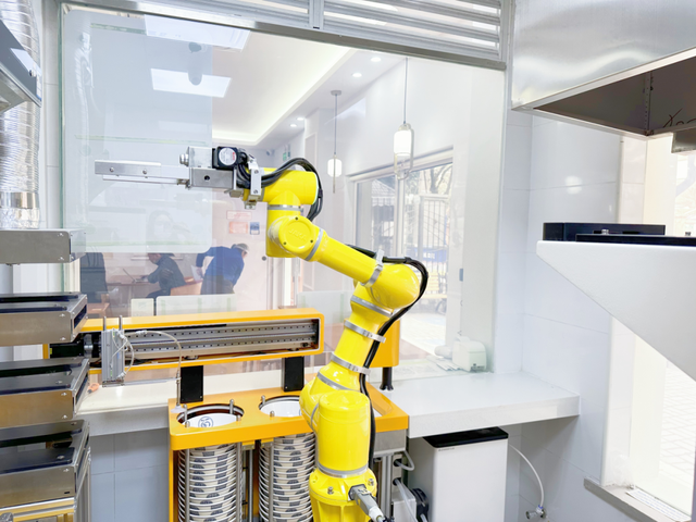 位于法华镇路126号一层的社区ai食堂由新华路街道携手熙香科技精心