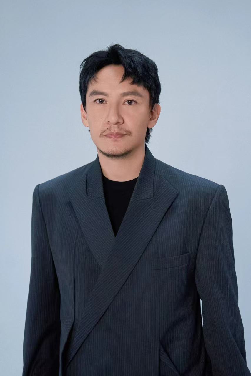 首次演话剧，张震喜欢舞台表演的“留白”｜专访|张震|表演|江滨柳_新浪新闻