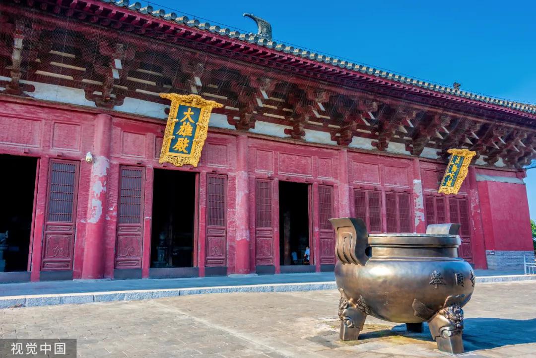 奉国寺大雄殿 图片来自"视觉中国"