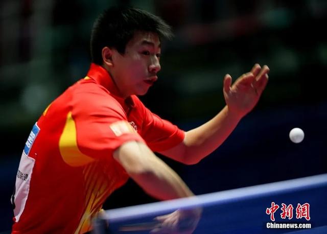 2006年,马龙随中国乒乓球队出征不莱梅世锦赛团体赛,并获得了自己第一