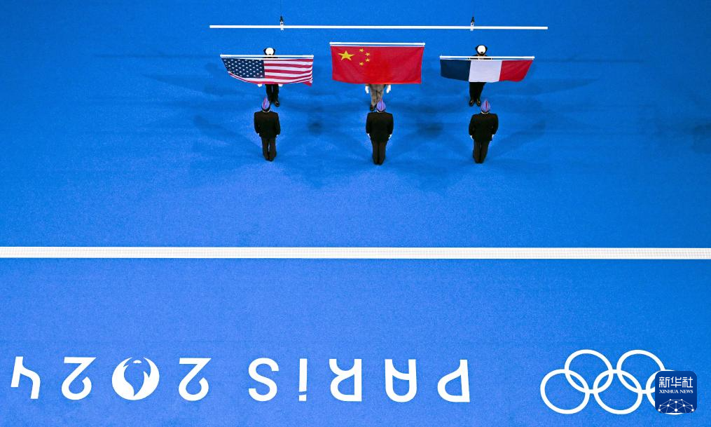 8月4日,赛后颁奖仪式上升国旗.