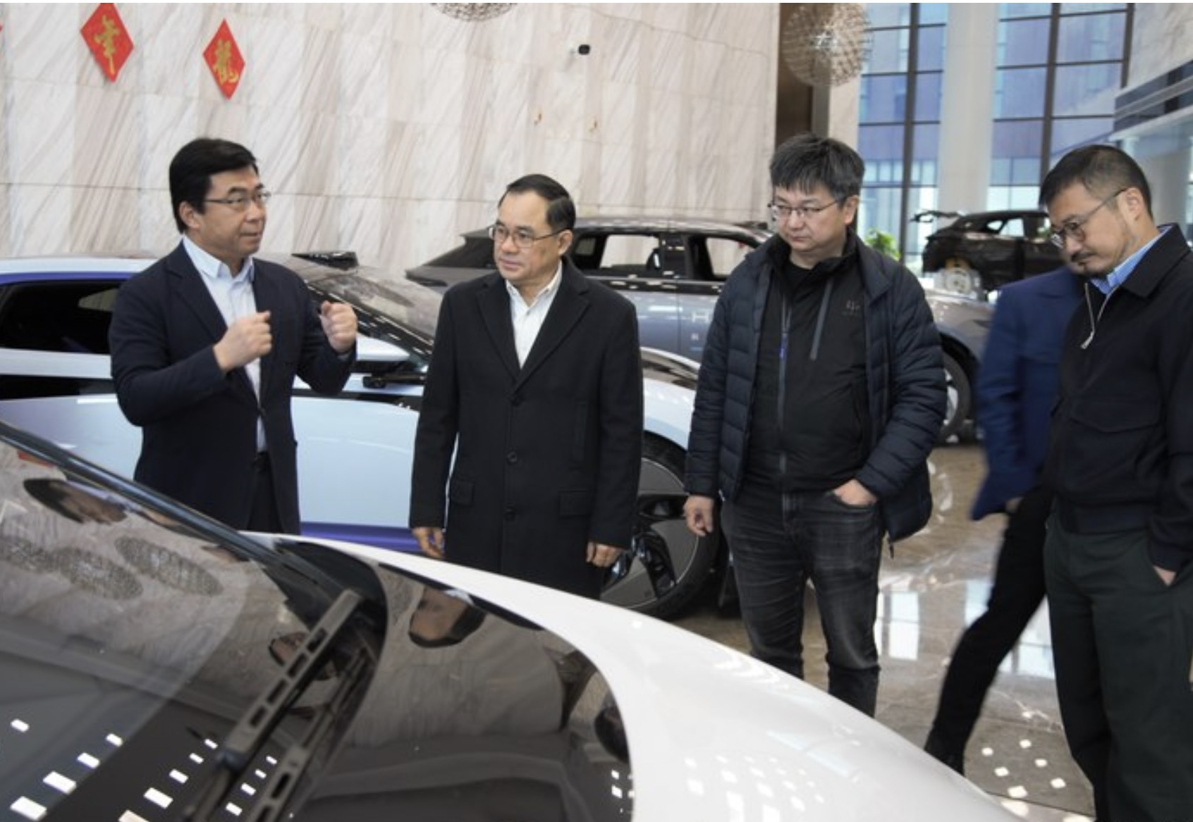 新浪汽车>汽车看点>自媒体>正文>丁磊拜访长安汽车董事长朱华荣网络