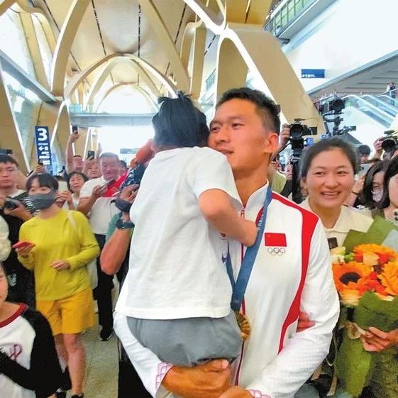 奥运冠军刘浩,回云南啦!|刘浩|云南|奥运冠军_新浪新闻