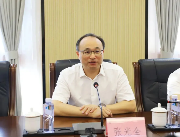 这县县长被查后,前县委书记主动投案