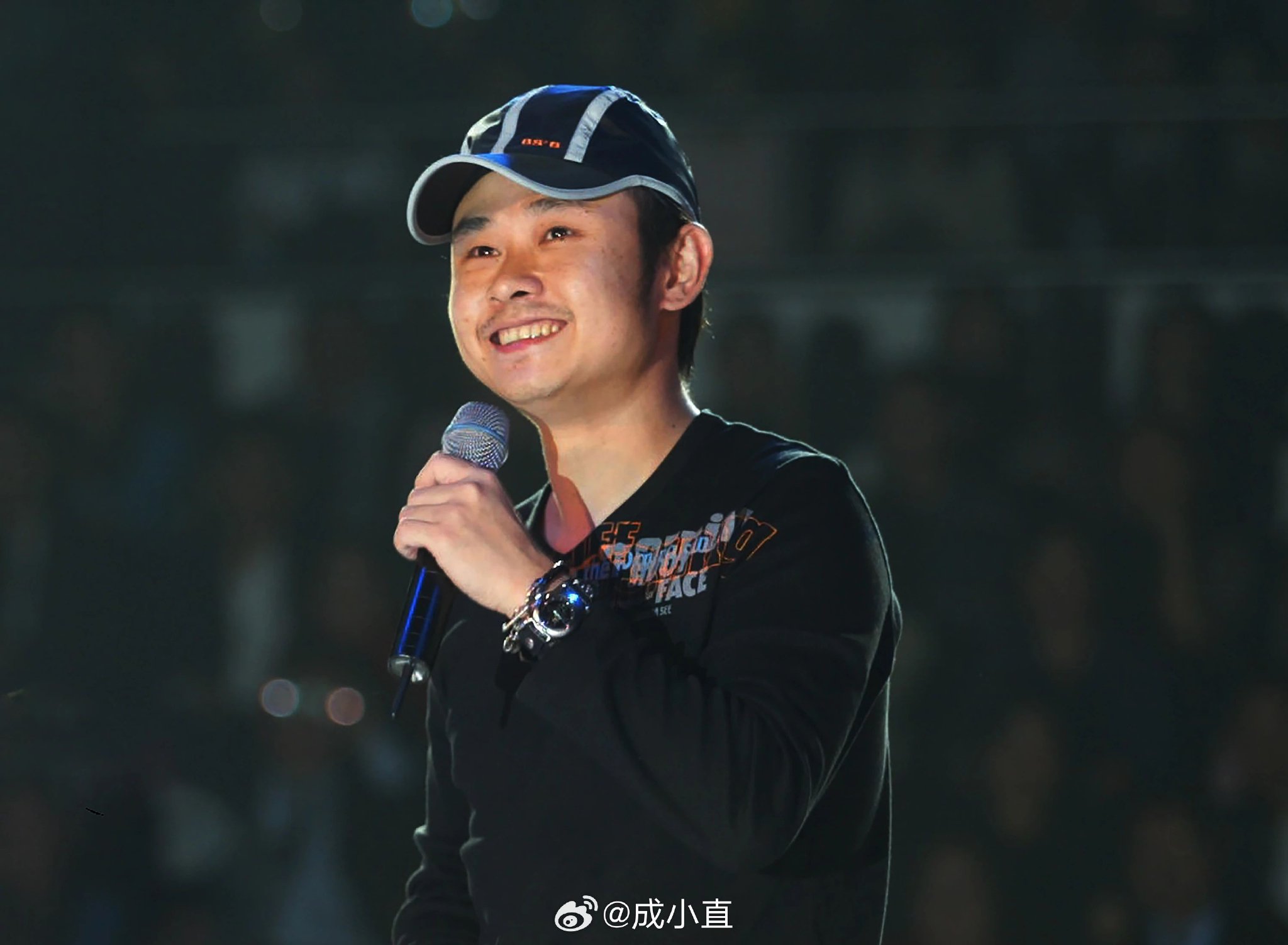 刀郎《山歌响起的地方》|成都|演唱会|凤凰山体育公园综合体育馆|成都站|体育馆_新浪新闻