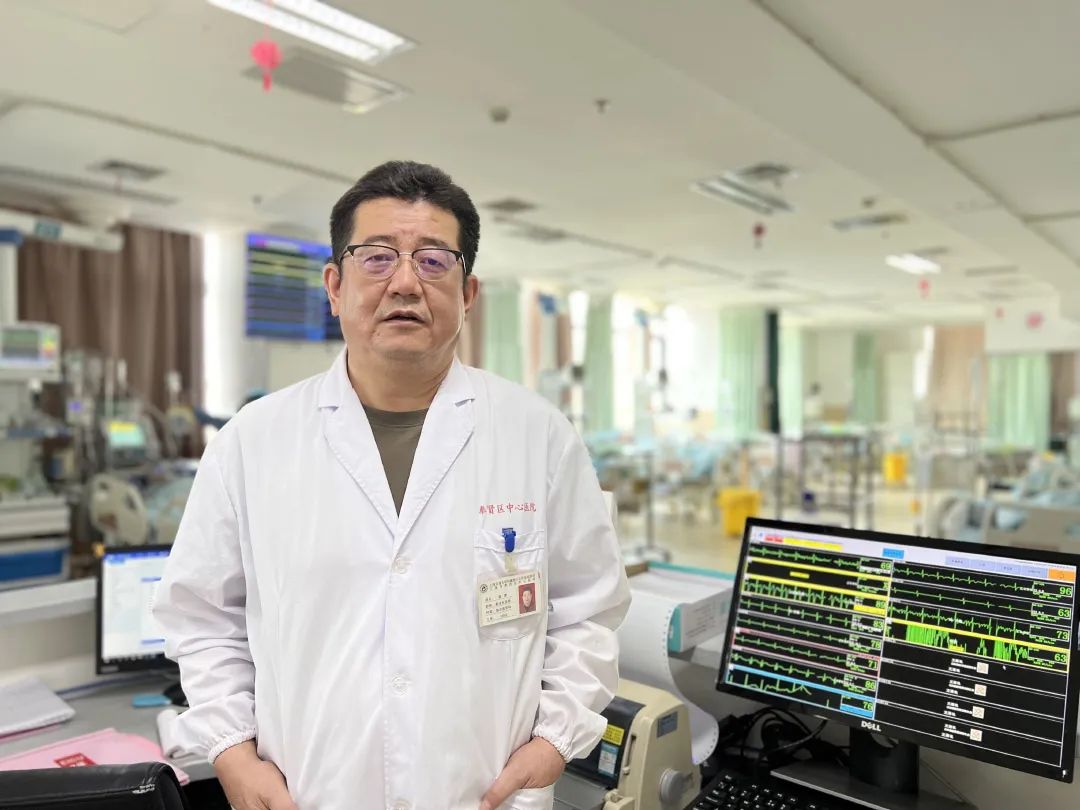 上海市奉贤区中心医院急诊医学科主任陈康.受访者供图