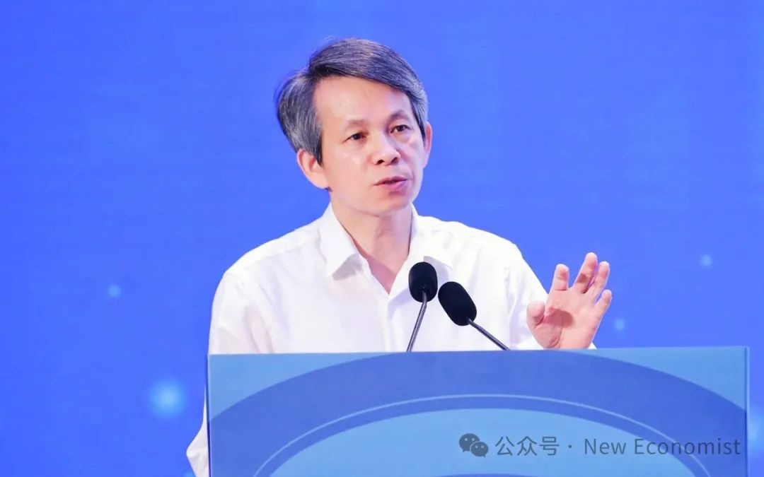 李强主持国务院第九次专题学习,复旦大学教授吴玉韶作讲解.