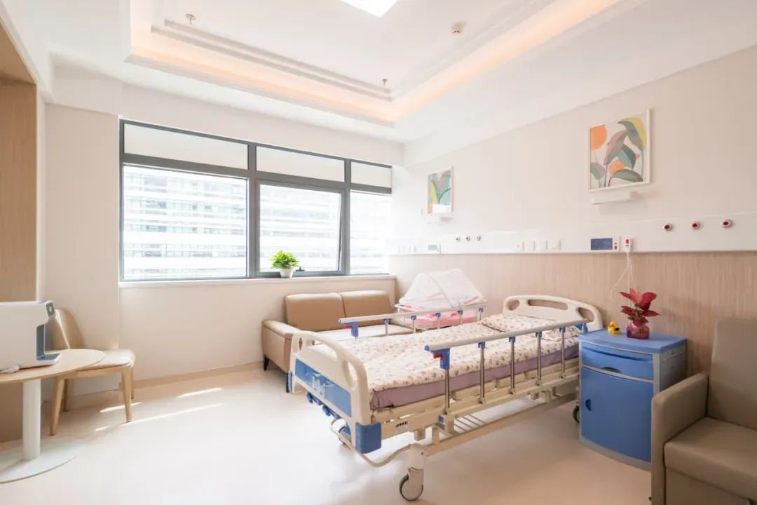 新生儿家庭化病房是一种充满人文关怀和医学温情的护理模式/图片来自"