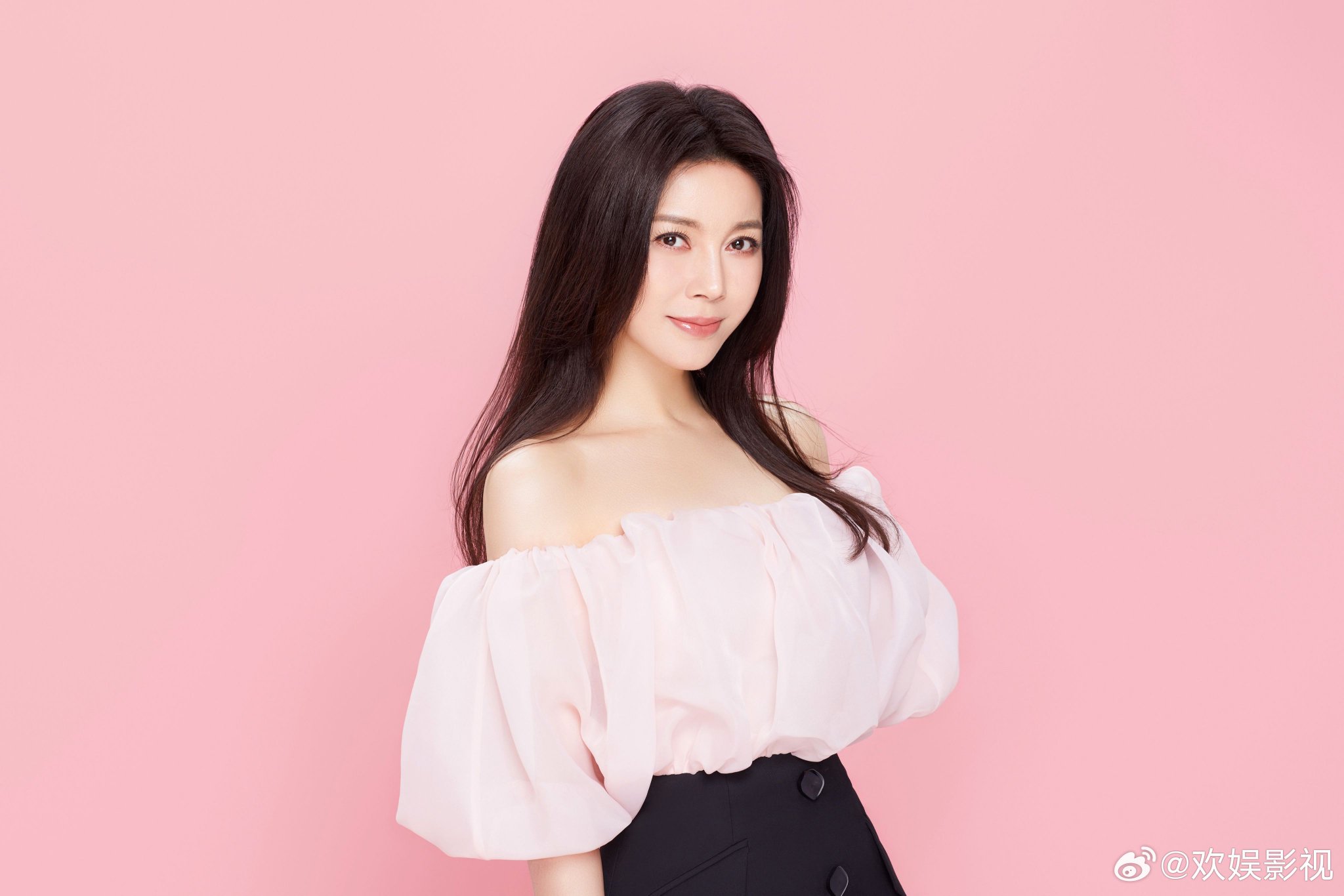 莞尔优雅,解构浪漫设想,欢娱影视演员@刘敏 生日写真释出|刘敏|写真|设想_新浪新闻