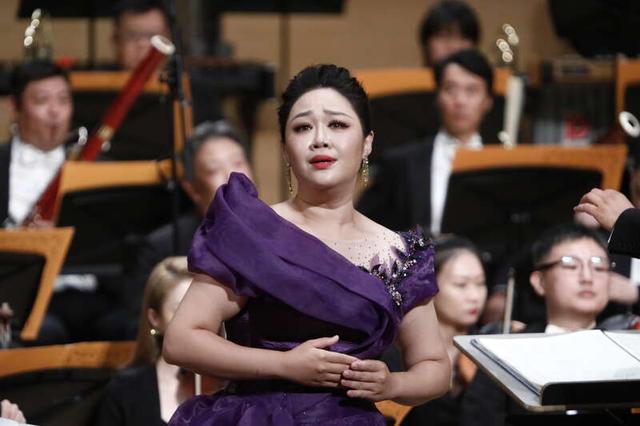 女中音歌唱家李思琦.天津交响乐团供图