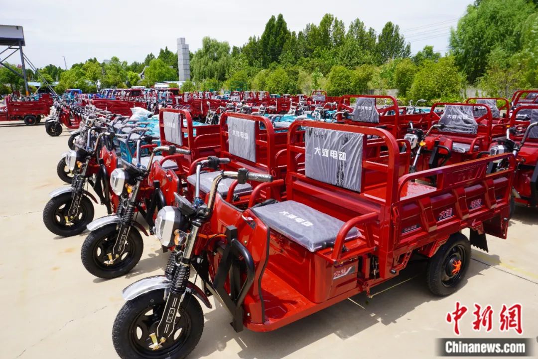 河南洛阳偃师区生产的三轮摩托车 韩章云 摄