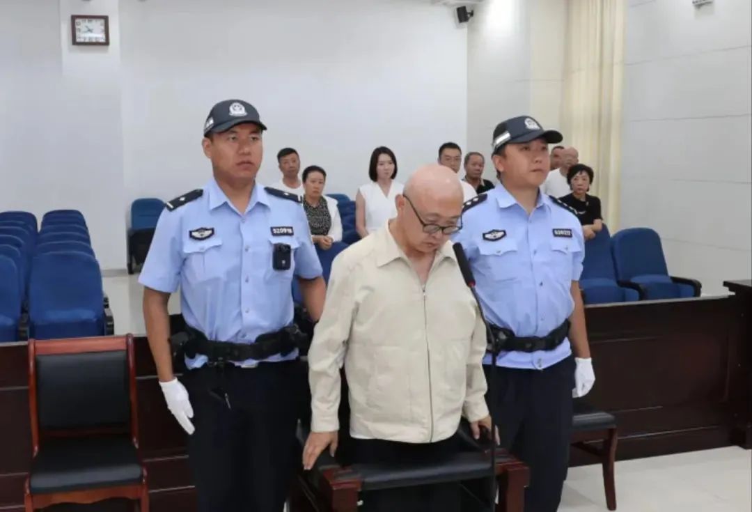 贵州省住房和城乡建设厅原厅长张鹏受贿案一审宣判