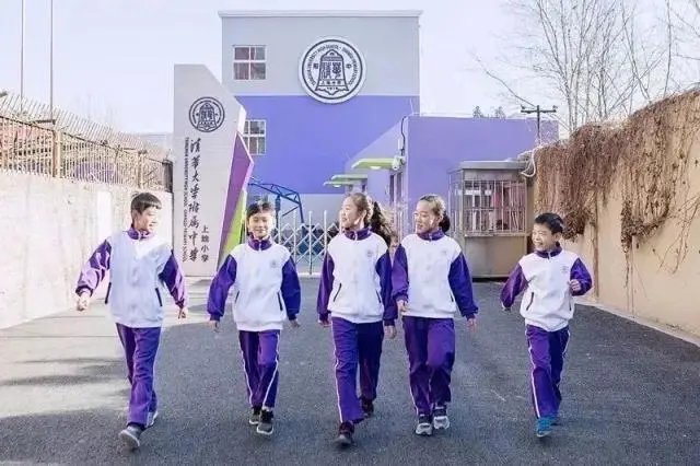 北京明确中小学不得强制学生购买校服，可探索校服循环使用|新冠肺炎_新浪新闻