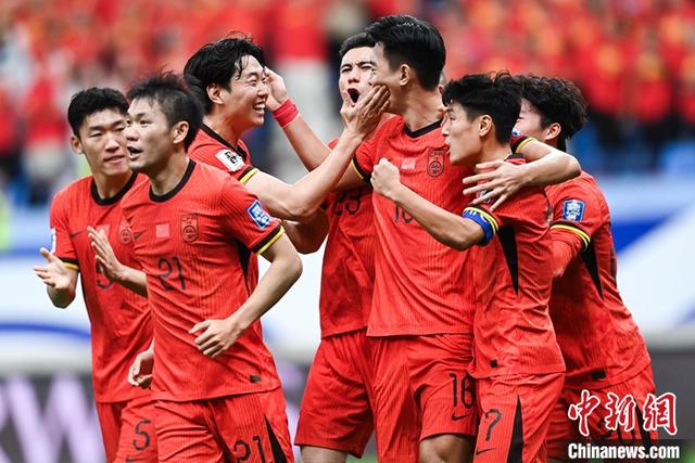 中国队庆祝进球 图片来源:icphoto