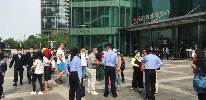图片开头:网传现场图片