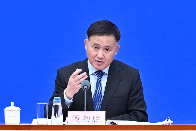 史丽 摄