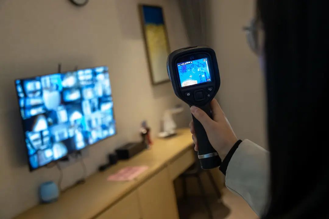 ▲河南郑州,“反偷拍挑战屋”亮相收集安全科技馆。图源/ICphoto