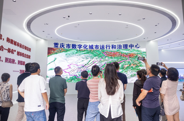 参观现场。西部数据中心供图