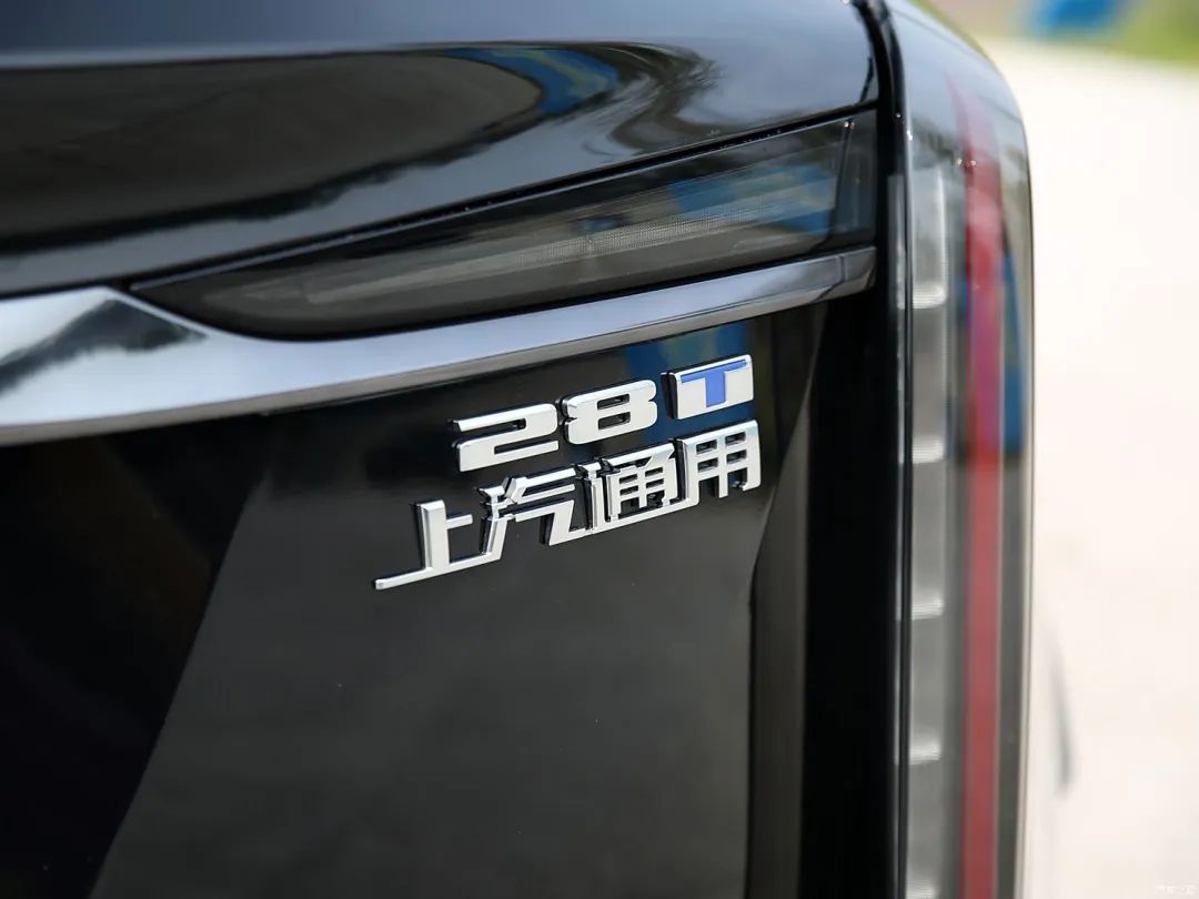 26.59万起,2.0t,四驱,33英寸9k大曲面屏,你选xt5还是bba?