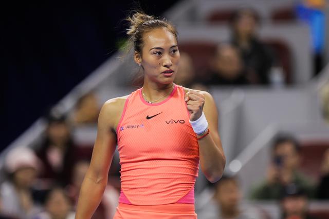 郑钦文在比赛中 图片来源：中网官方供图