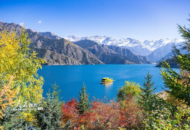 新疆冒吉天山天池 新疆冒吉天山天池