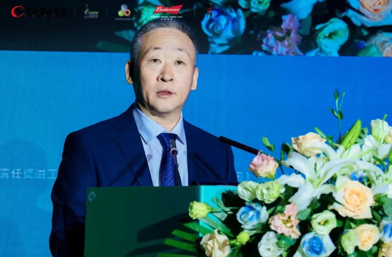 （中国酒业协会理事长宋书玉）