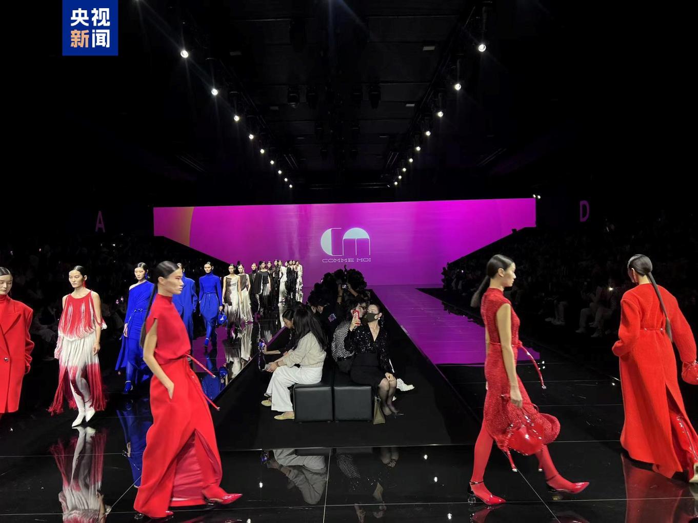 参展海外品牌超过五成,2025春夏上海时装周开幕|时尚|女性|客户端|动能|往届_新浪新闻
