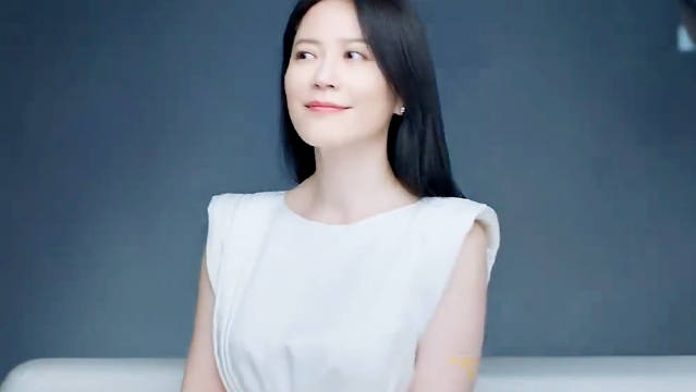 果然成熟女明星的韵味是任何男人抵挡不了的！_新浪新闻
