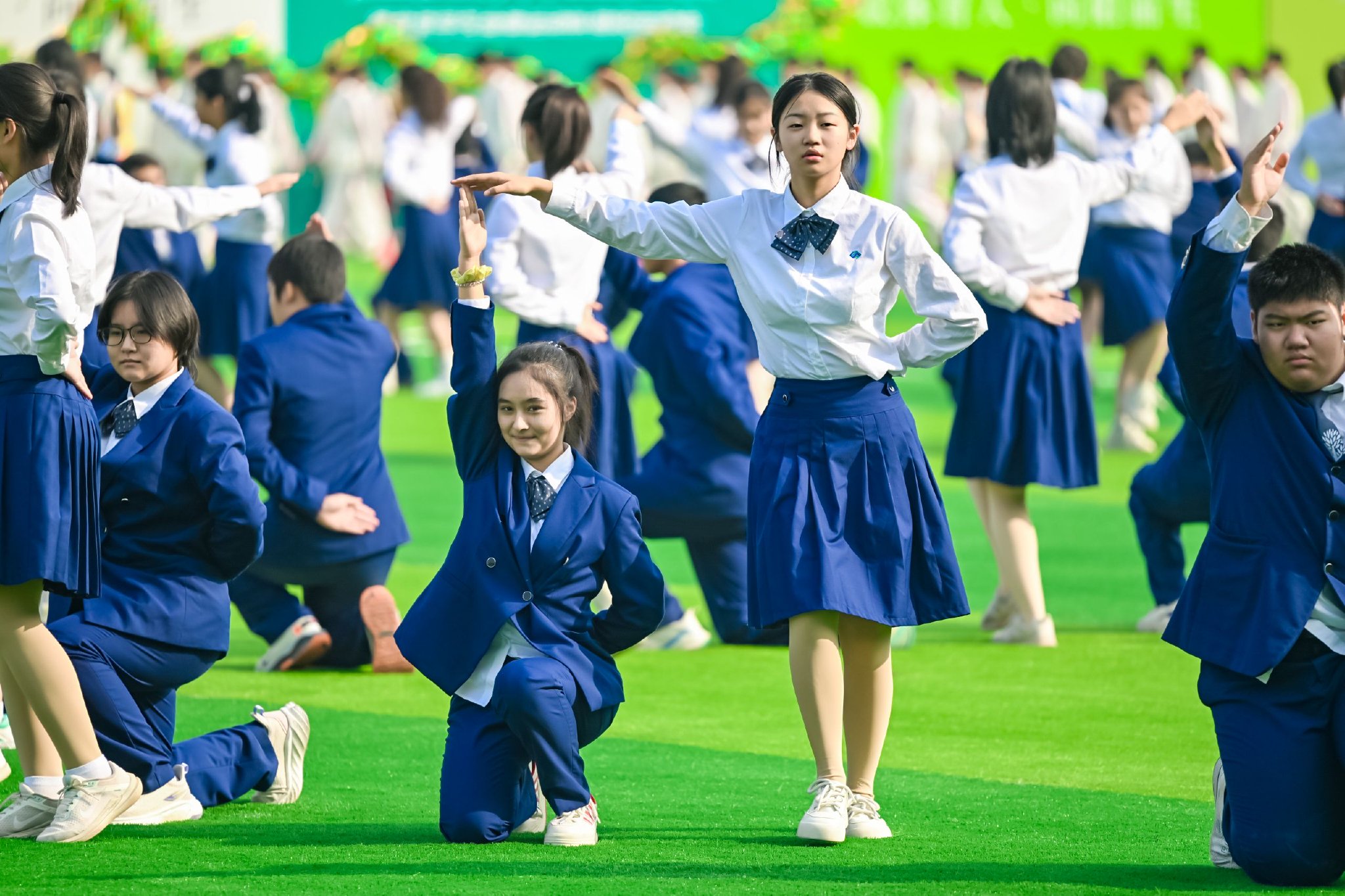 第60屆北京市中學生田徑運動會開幕，今年首次加入山地運動會 - 新浪香港