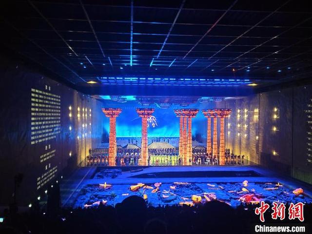 10月12日，第十届丝绸之路国际艺术节在陕西西安开幕。中新社记者 阿琳娜 摄