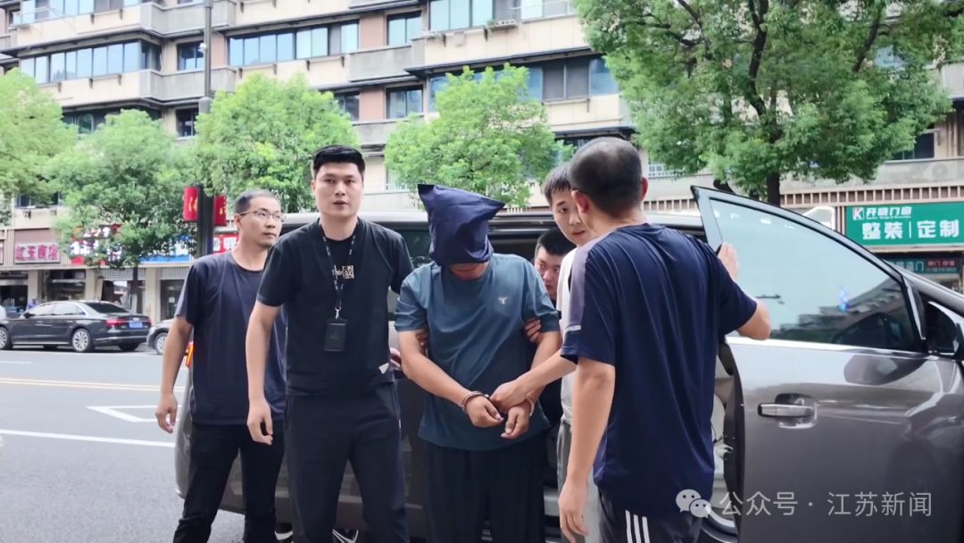 李某某被抓捕归案