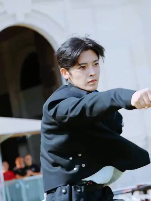 花少6金晨侯明昊在法国表演中国功夫和傣族舞的这段真的文化输出拉满了 ！|花儿与少年|花儿与少年·好友记_新浪新闻