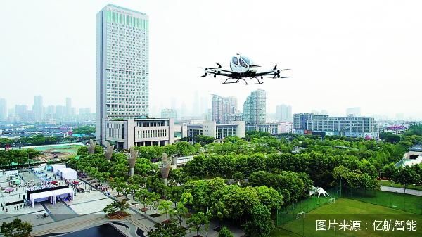 亿航EH216-S无人驾驶载人航空器在江苏省无锡市打造低空文旅