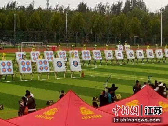 2024年江苏省射箭俱乐部联赛（徐州站）在徐州工程学院体育馆举行。王浩 摄