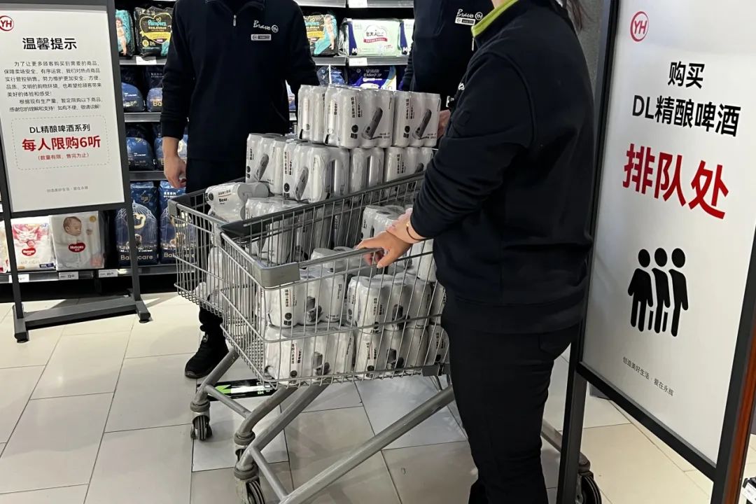 DL精酿位于超市的角落里售卖 雪豹财经社（摄）