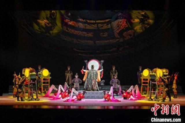图为演出现场。陈冠言 摄