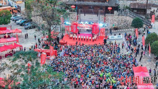 图为2024张三丰故里·邵武古道越野赛暨福建省越野跑联赛(邵武站)现场。