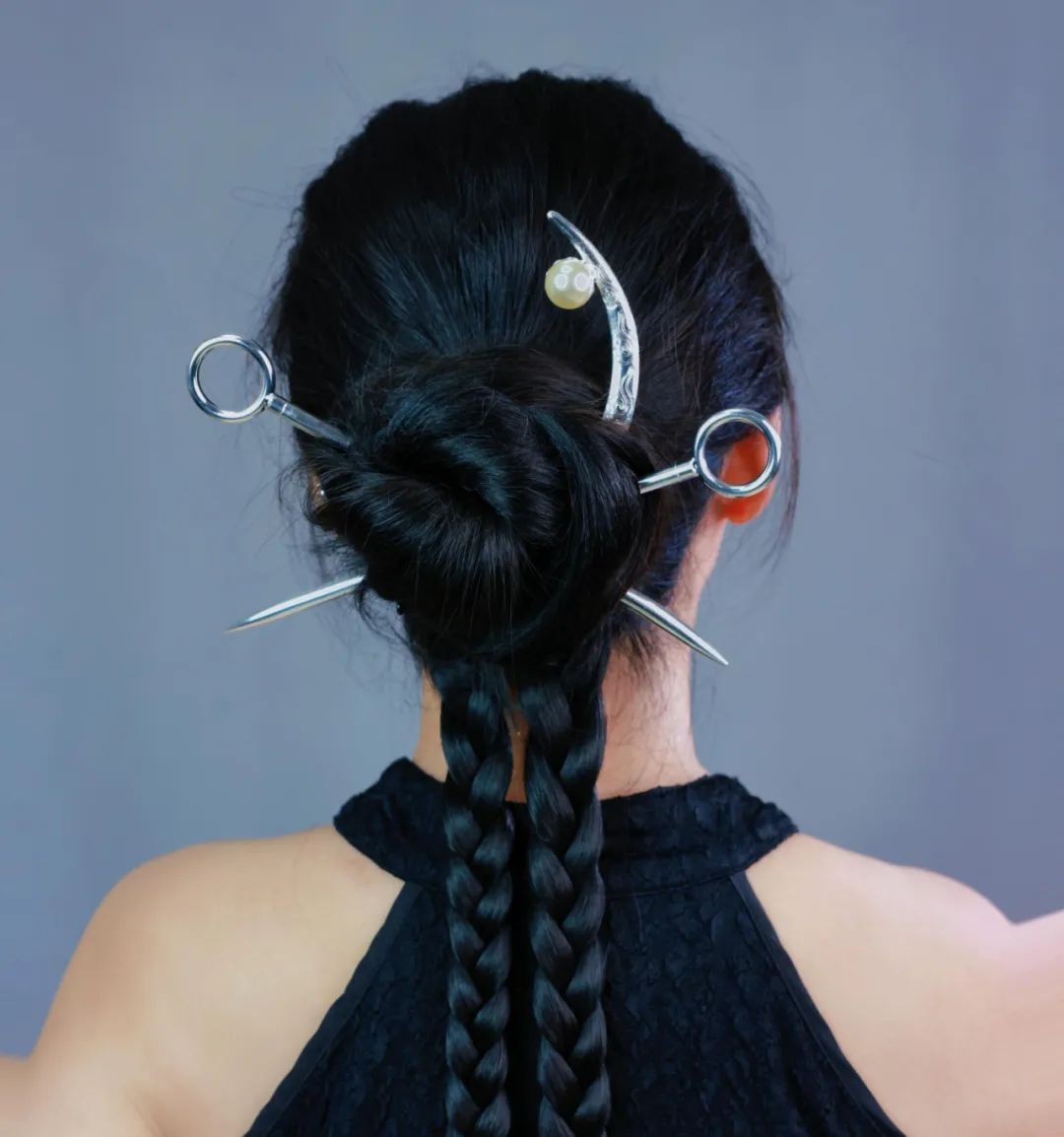 谢冲给女孩们设计的一些簪子。（图/受访者提供）