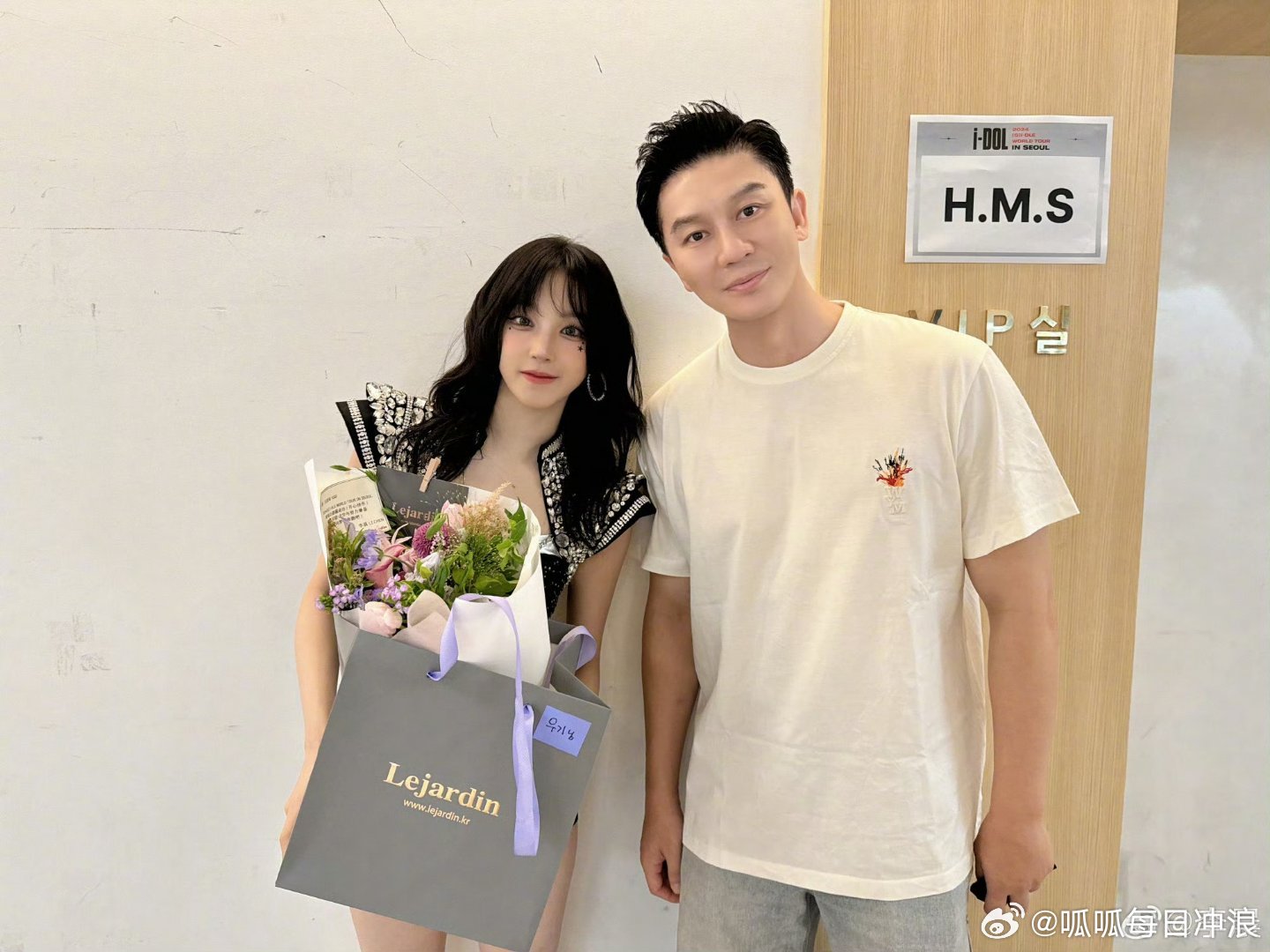 李晨真的是跑男大哥哥,对跑男的每一个弟弟妹妹都很照顾…|宋雨琦|大理|小兔子|礼物_新浪新闻