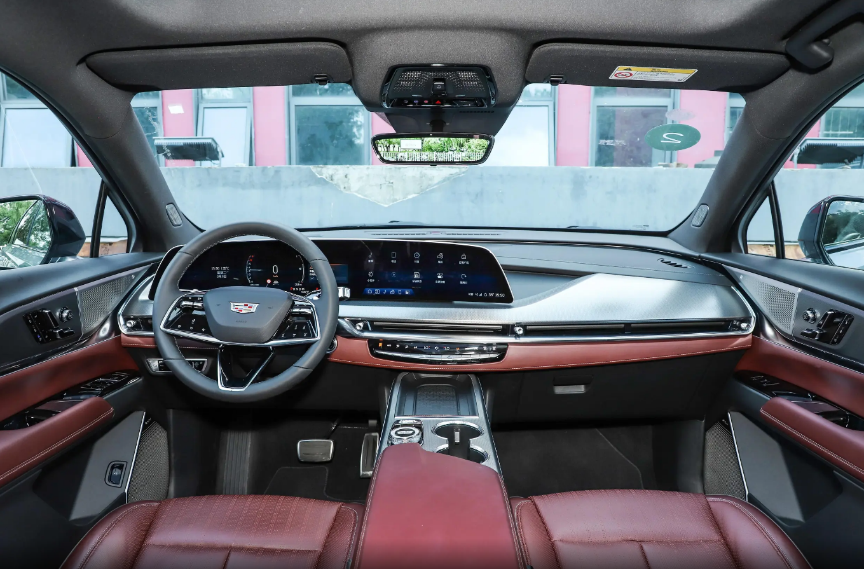 优惠13万，2.0T＋9AT，全系4驱！33英寸9K屏！燃油SUV卷疯了？